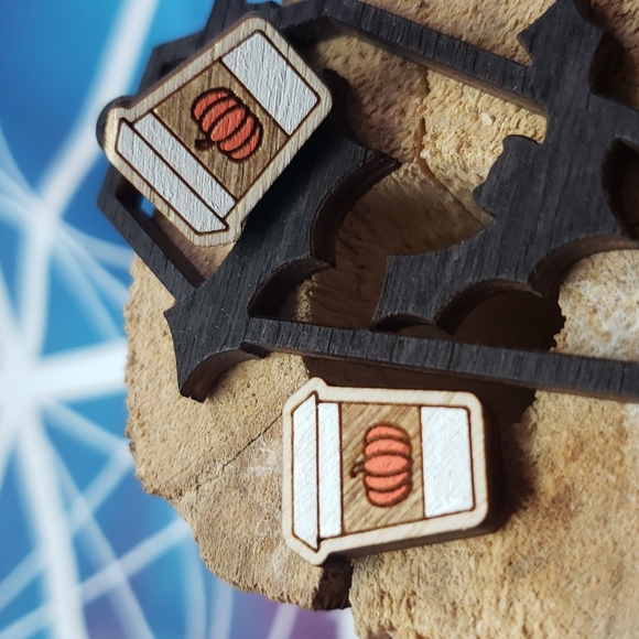 🎃☕ Pumpkin spice latte laser cut wood stud earrings - Picture 5 of 6